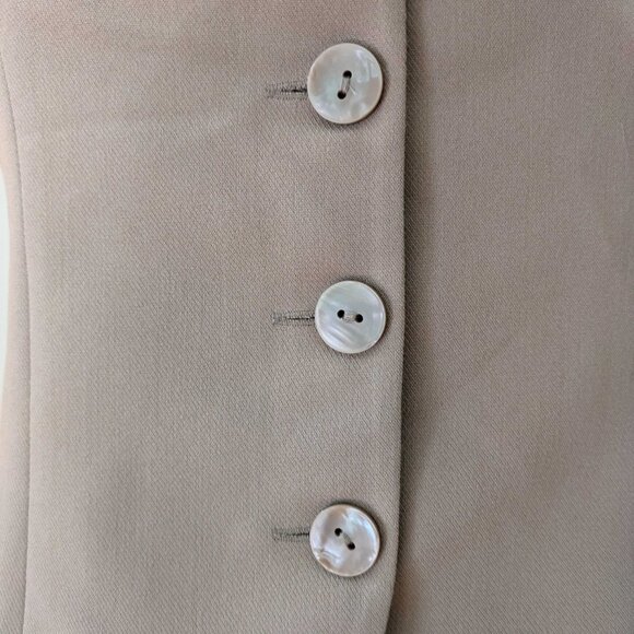 The A&F Mara Tailored Vest Squareneck Top - Picture 5 of 7